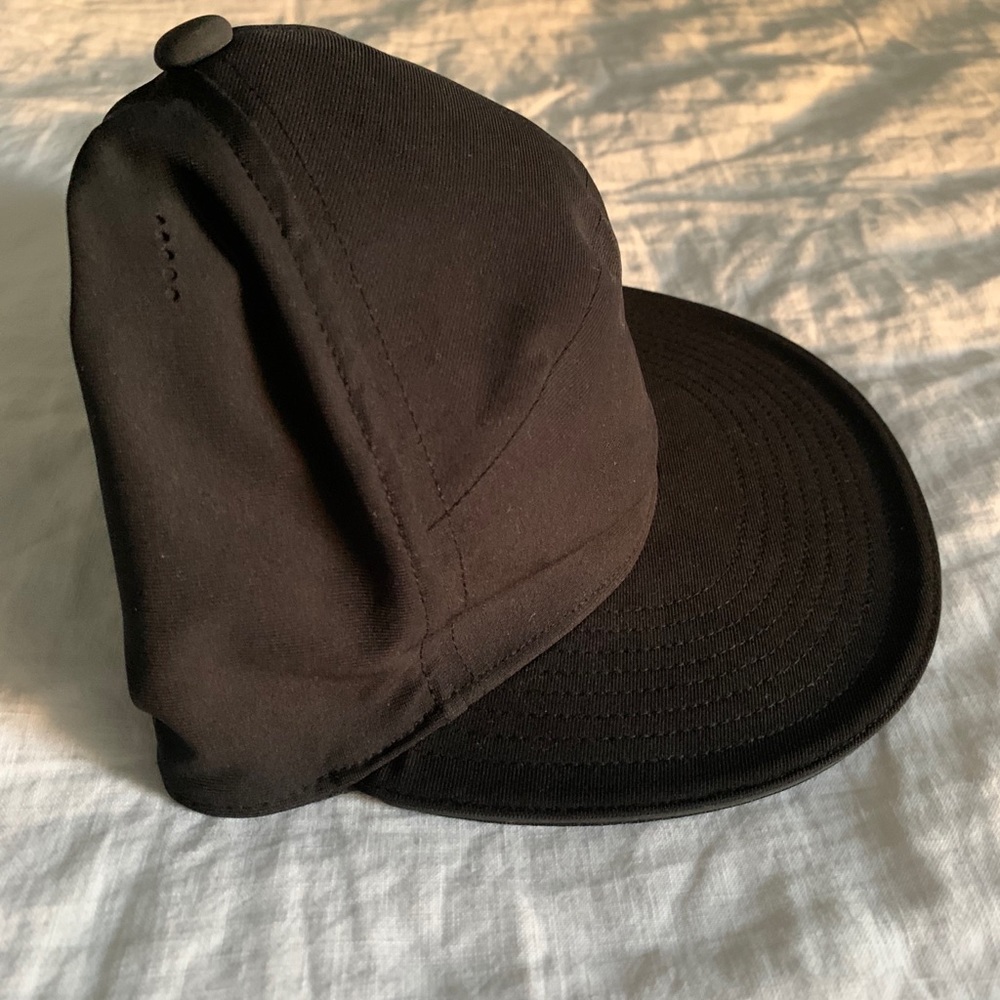 Lululemon Black Hat
